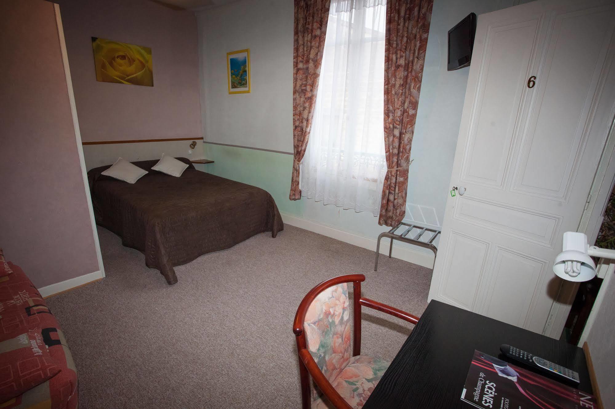 Hotel De La Cite Châlons-en-Champagne Dış mekan fotoğraf